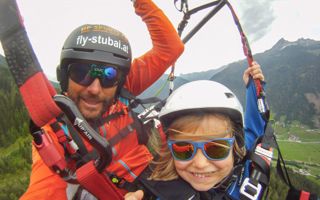 Regalo Festa del Papà in Tirolo: perché un volo tandem batte la cravatta